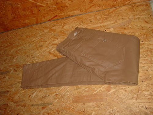 Kunst-Lederhose