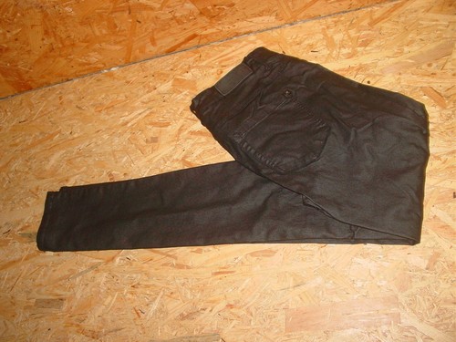 Kunst-Lederhose